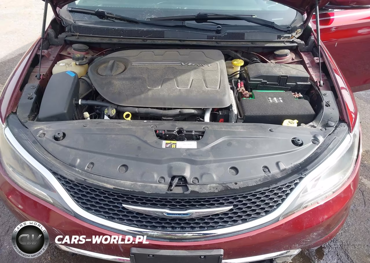 2015 Chrysler 200 C VIN:1C3CCCCGXFN663574 - 10
