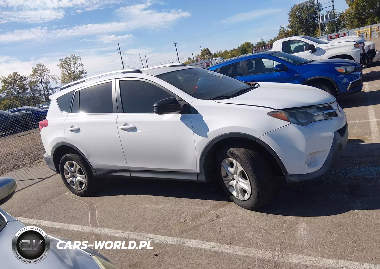 2015 Toyota Rav4 Le VIN:JTMZFREV5FJ031018 - 13