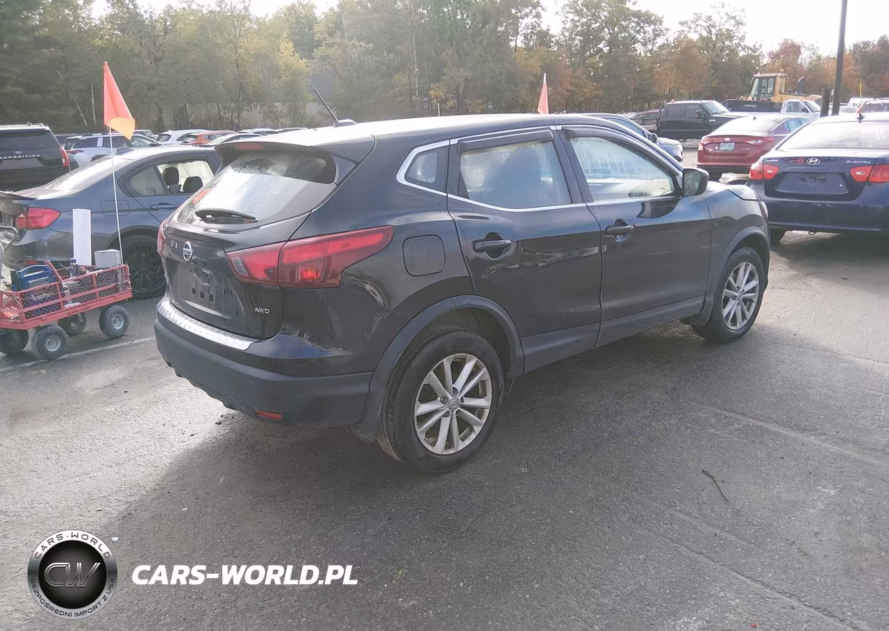2018 Nissan Rogue Sport S VIN:JN1BJ1CR6JW265626 - 4