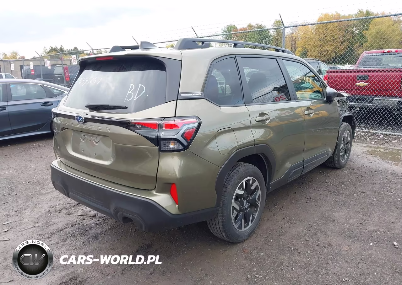 2025 Subaru Forester Premium VIN:JF2SLDDC6SH561370 - 4
