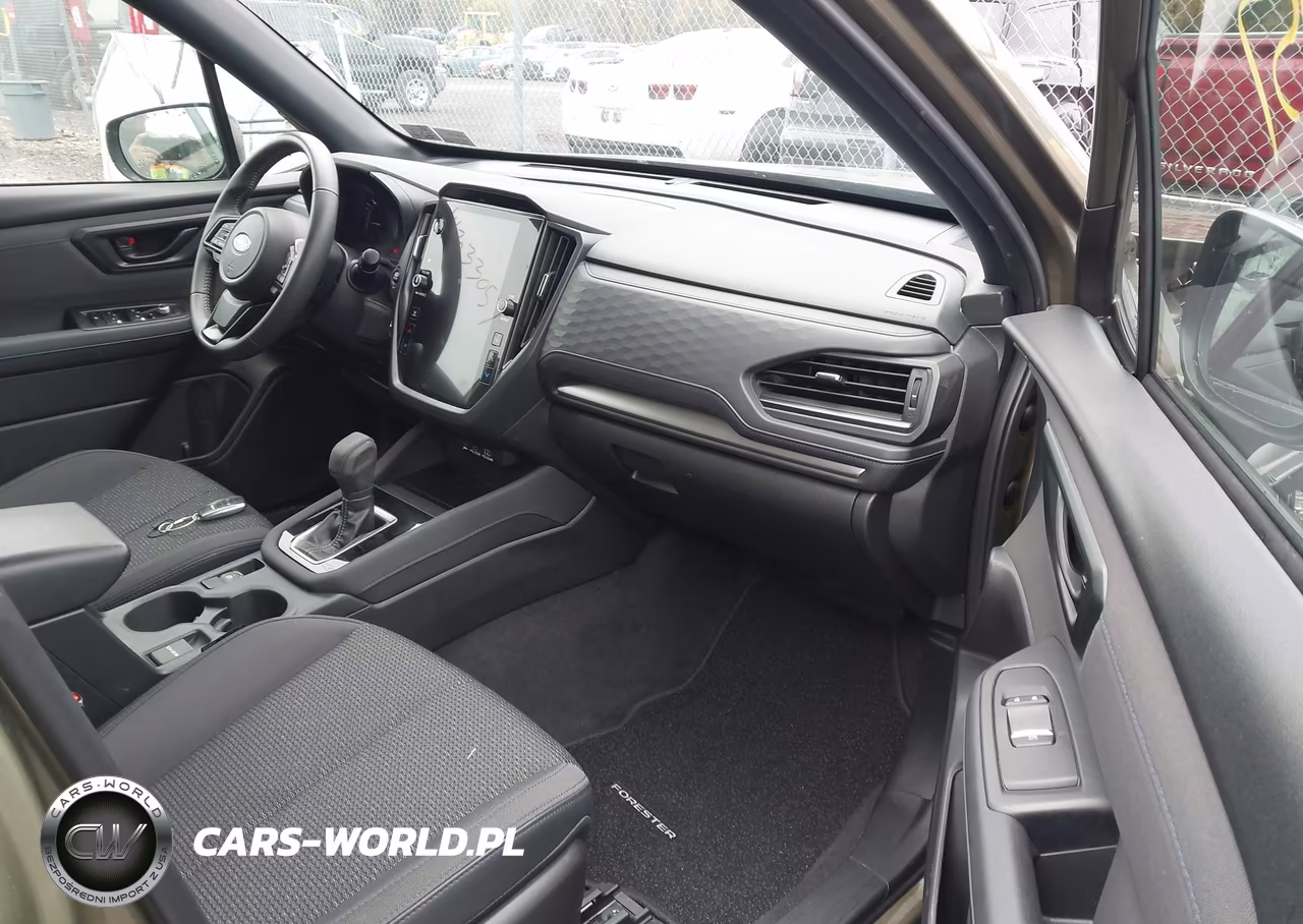 2025 Subaru Forester Premium VIN:JF2SLDDC6SH561370 - 5