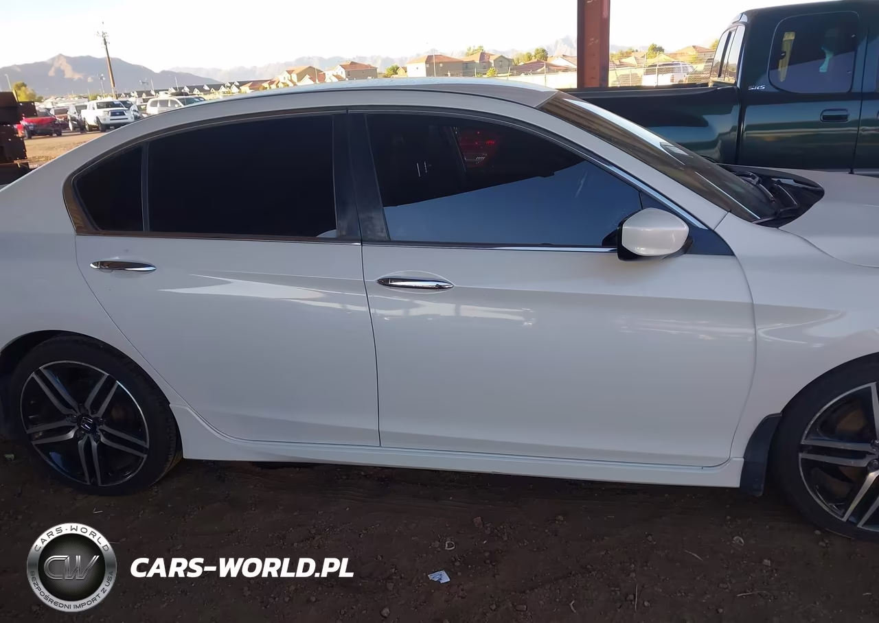 2017 Honda Accord Sport VIN:1HGCR2F50HA235409 - 14