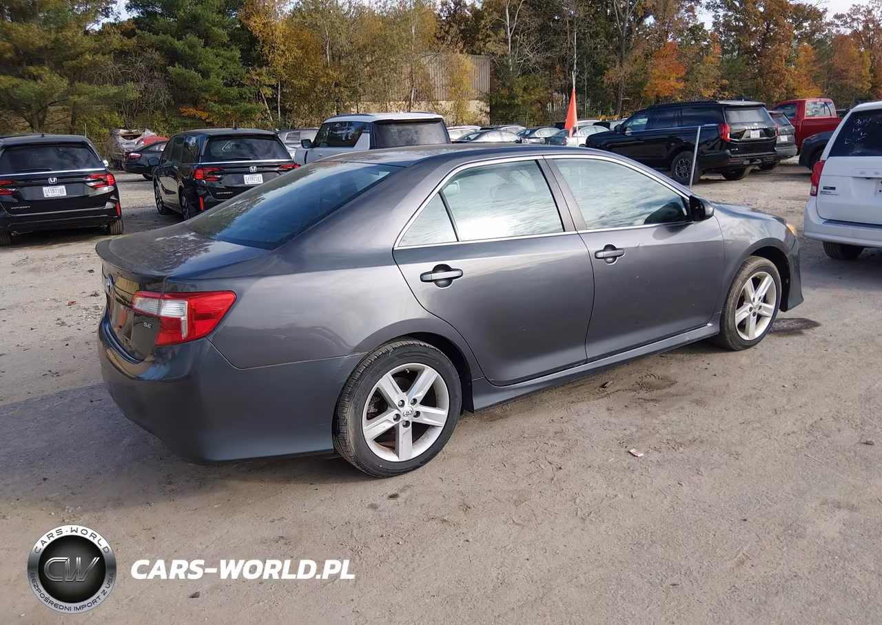 2013 Toyota Camry Se VIN:4T1BF1FK0DU674911 - 4