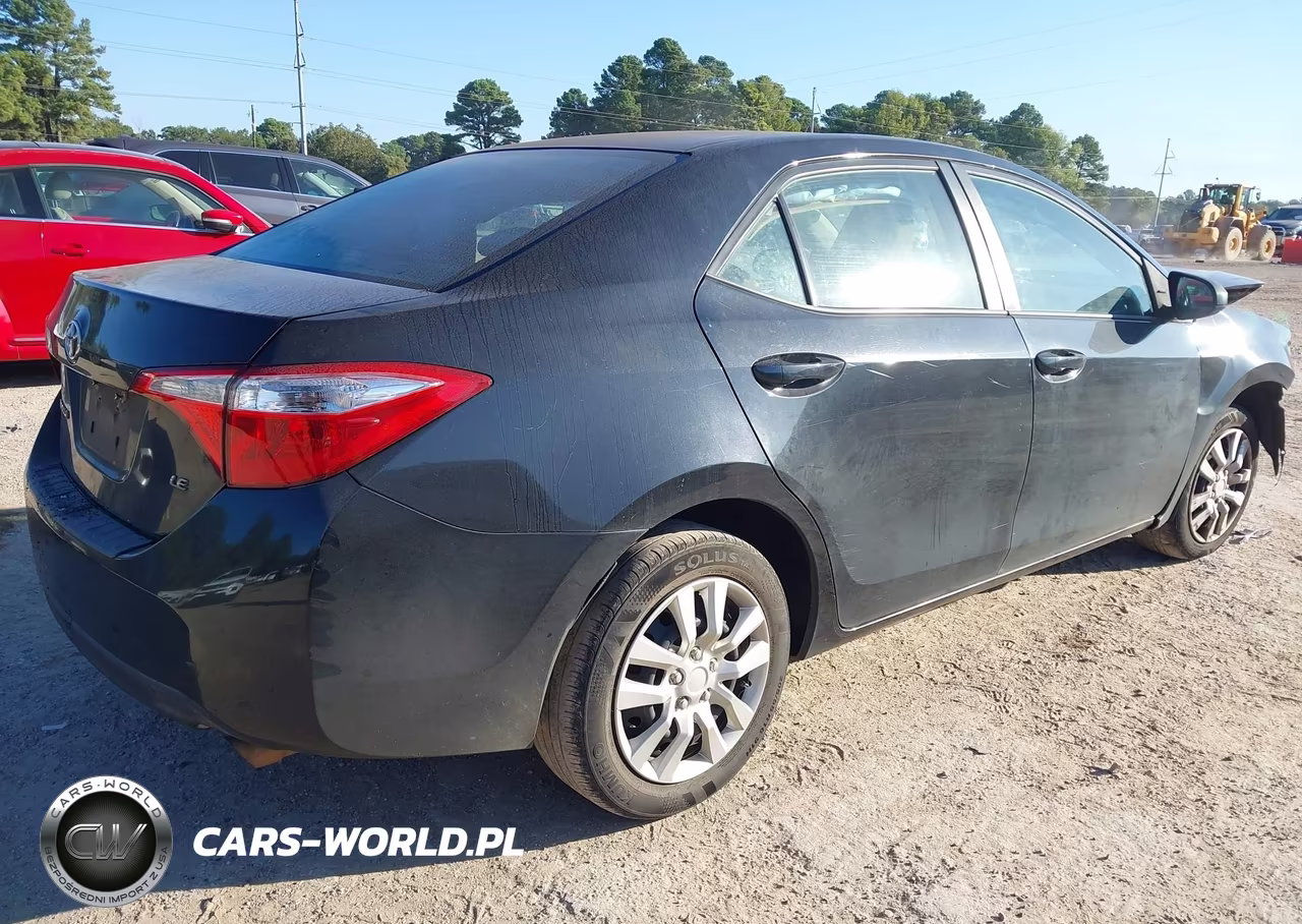 2015 Toyota Corolla Le VIN:5YFBURHE8FP214461 - 4