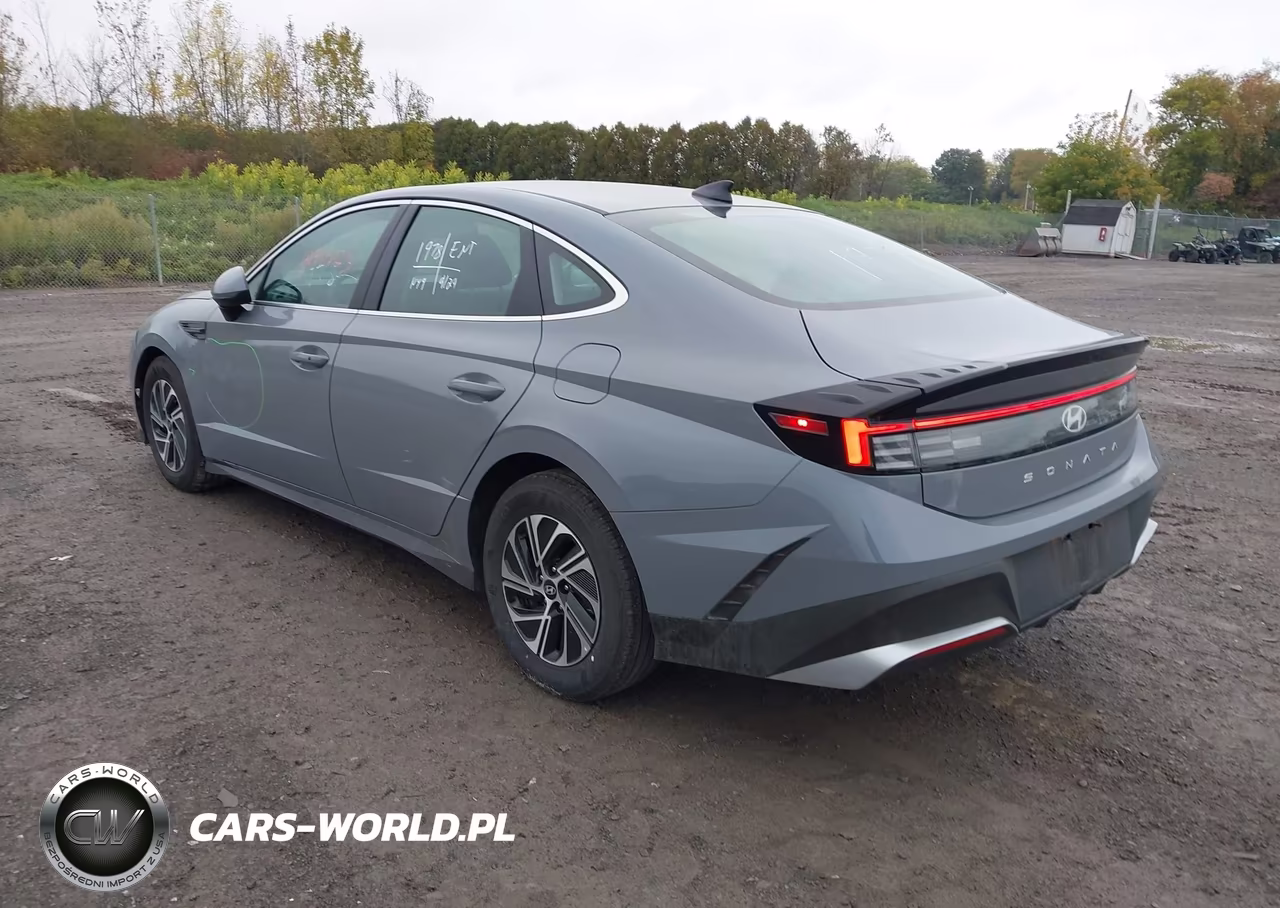 2026 Hyundai Sonata Hybrid Blue VIN:KMHL24JJ1TA184848 - 3