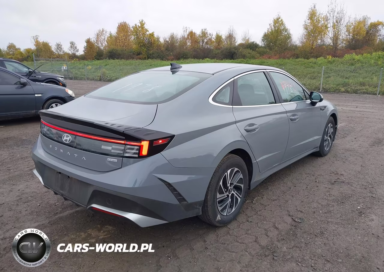 2026 Hyundai Sonata Hybrid Blue VIN:KMHL24JJ1TA184848 - 4