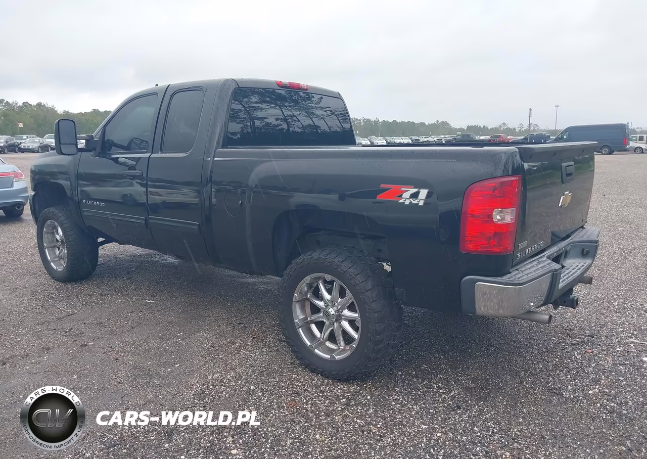 2010 Chevrolet Silverado 1500 Lt VIN:1GCSKSE38AZ211641 - 3