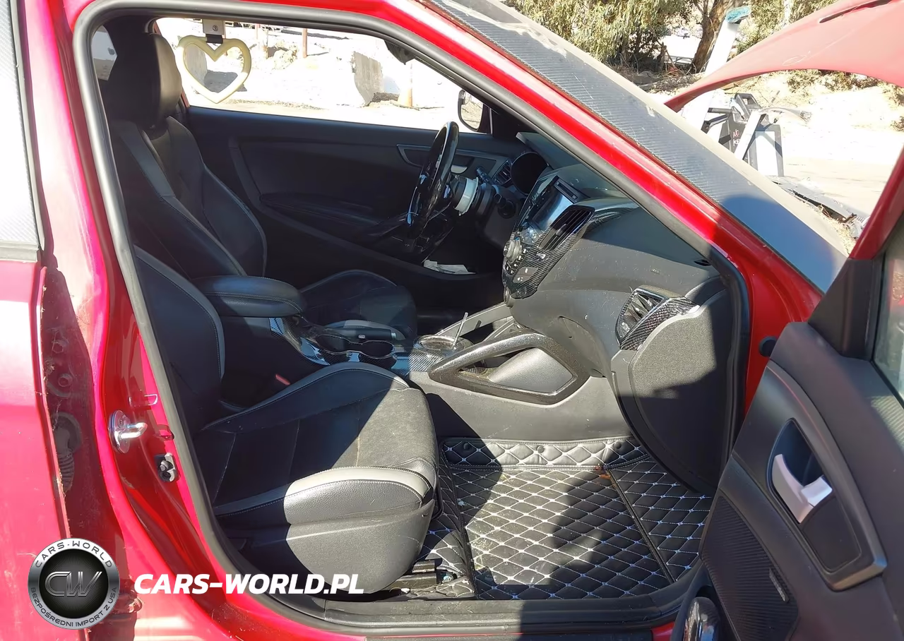 2016 Hyundai Veloster Turbo VIN:KMHTC6AE4GU263334 - 5