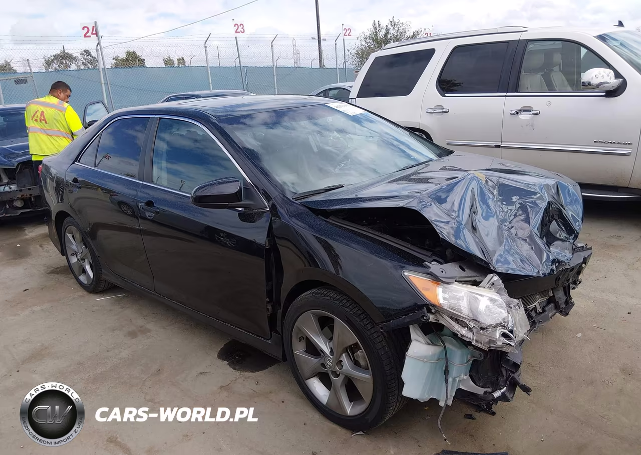 2014 Toyota Camry Se Sport VIN:4T1BF1FK2EU446684 - 1