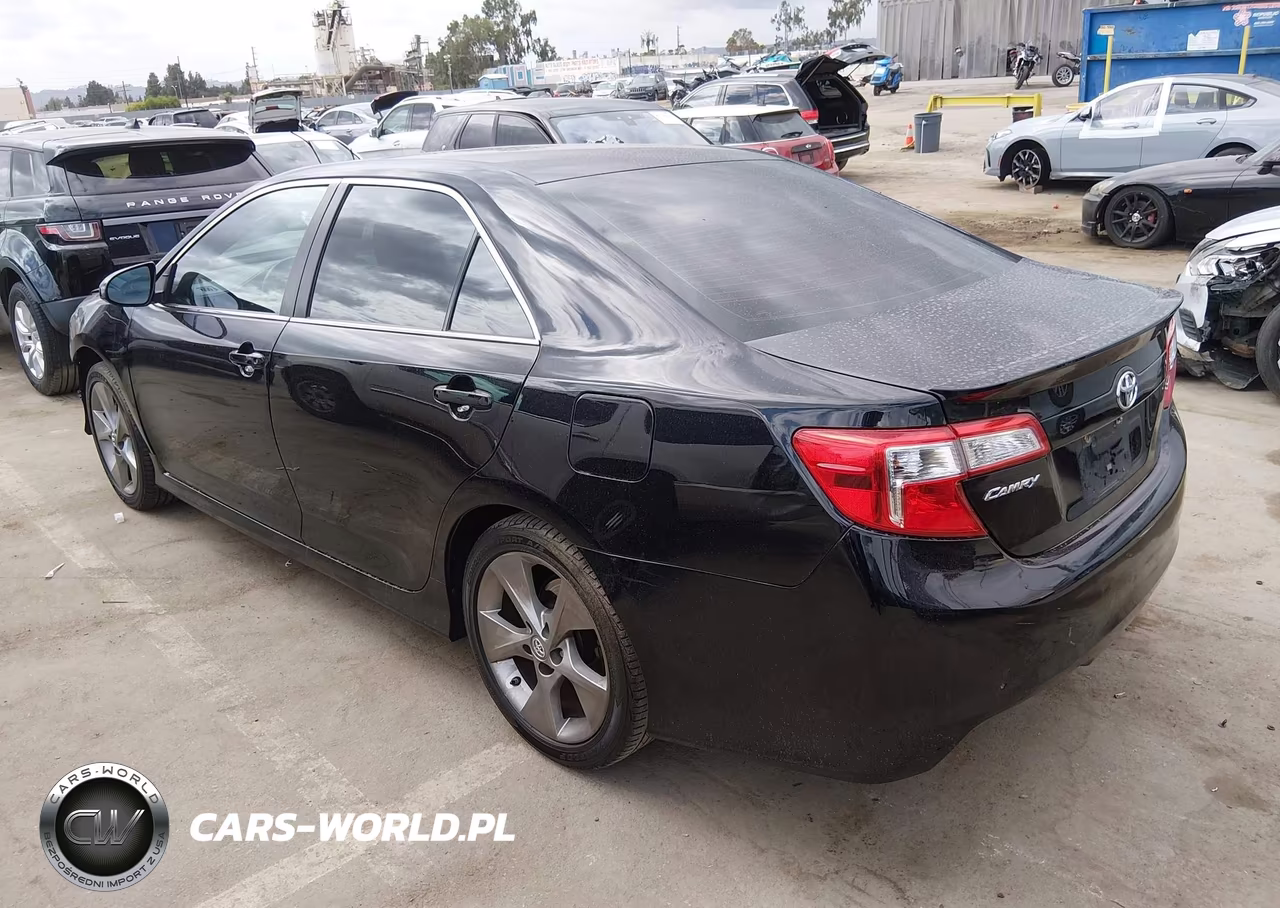 2014 Toyota Camry Se Sport VIN:4T1BF1FK2EU446684 - 3