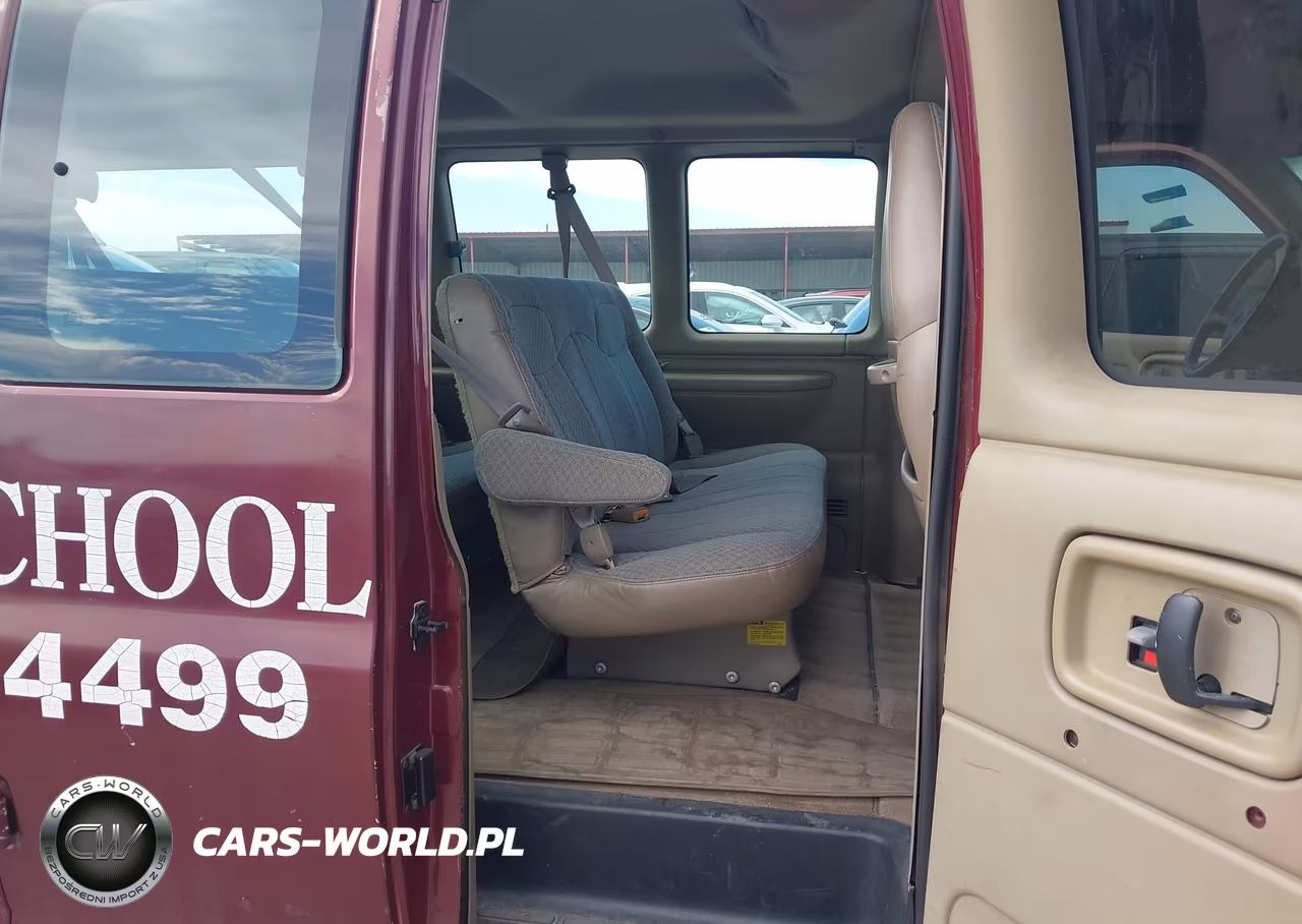 2002 Chevrolet Express VIN:1GAHG39R421206459 - 8