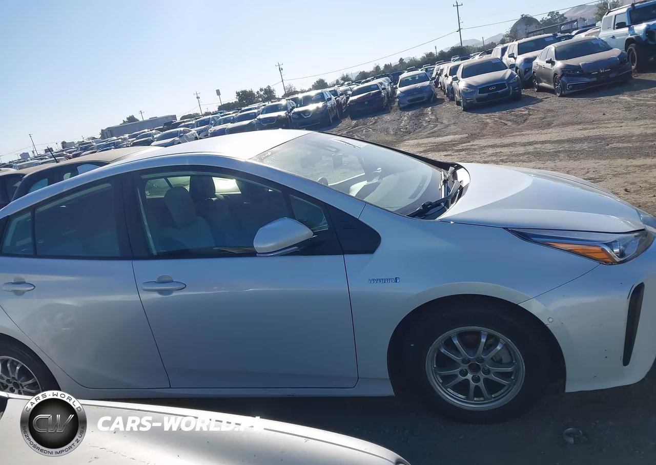 2022 Toyota Prius Le VIN:JTDKAMFU8N3169115 - 13