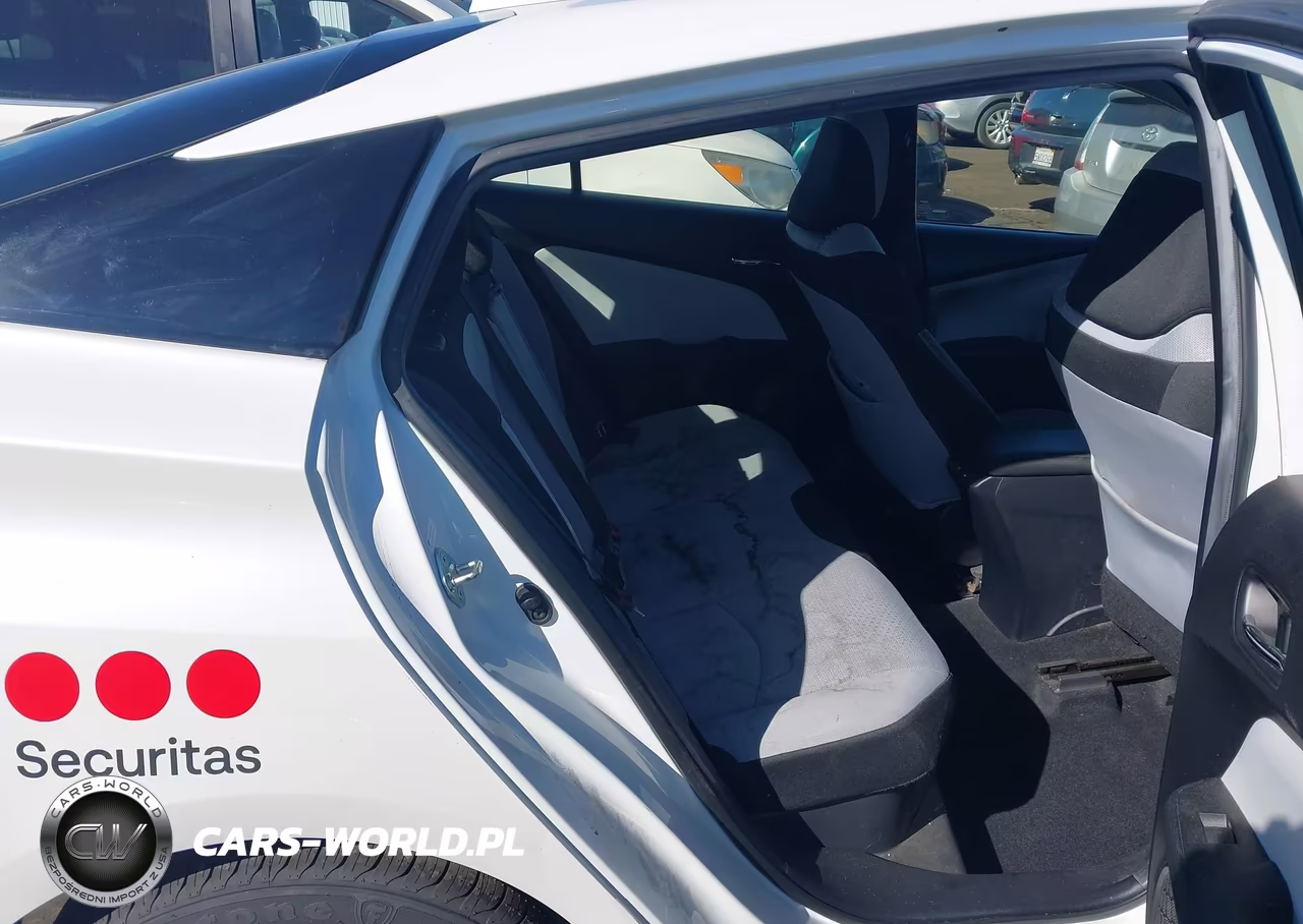 2022 Toyota Prius Le VIN:JTDKAMFU8N3169115 - 8