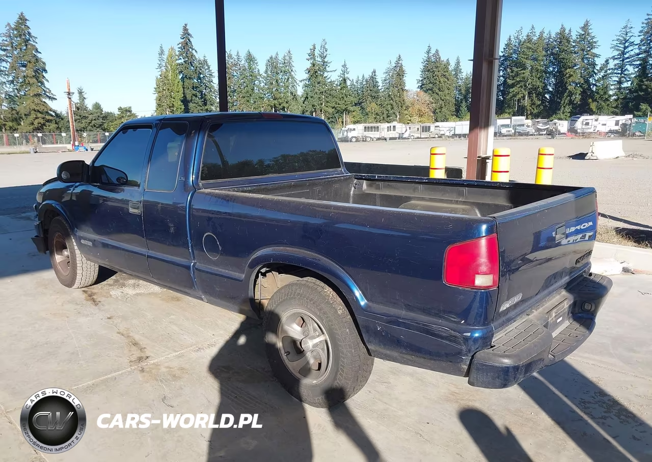 2002 Chevrolet S-10 Ls VIN:1GCCS195528223294 - 3