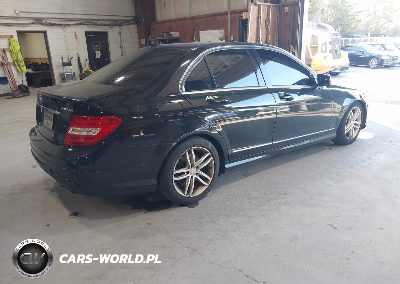 2013 Mercedes-Benz C 300 Sport 4Matic VIN:WDDGF8AB0DR297564 - 4