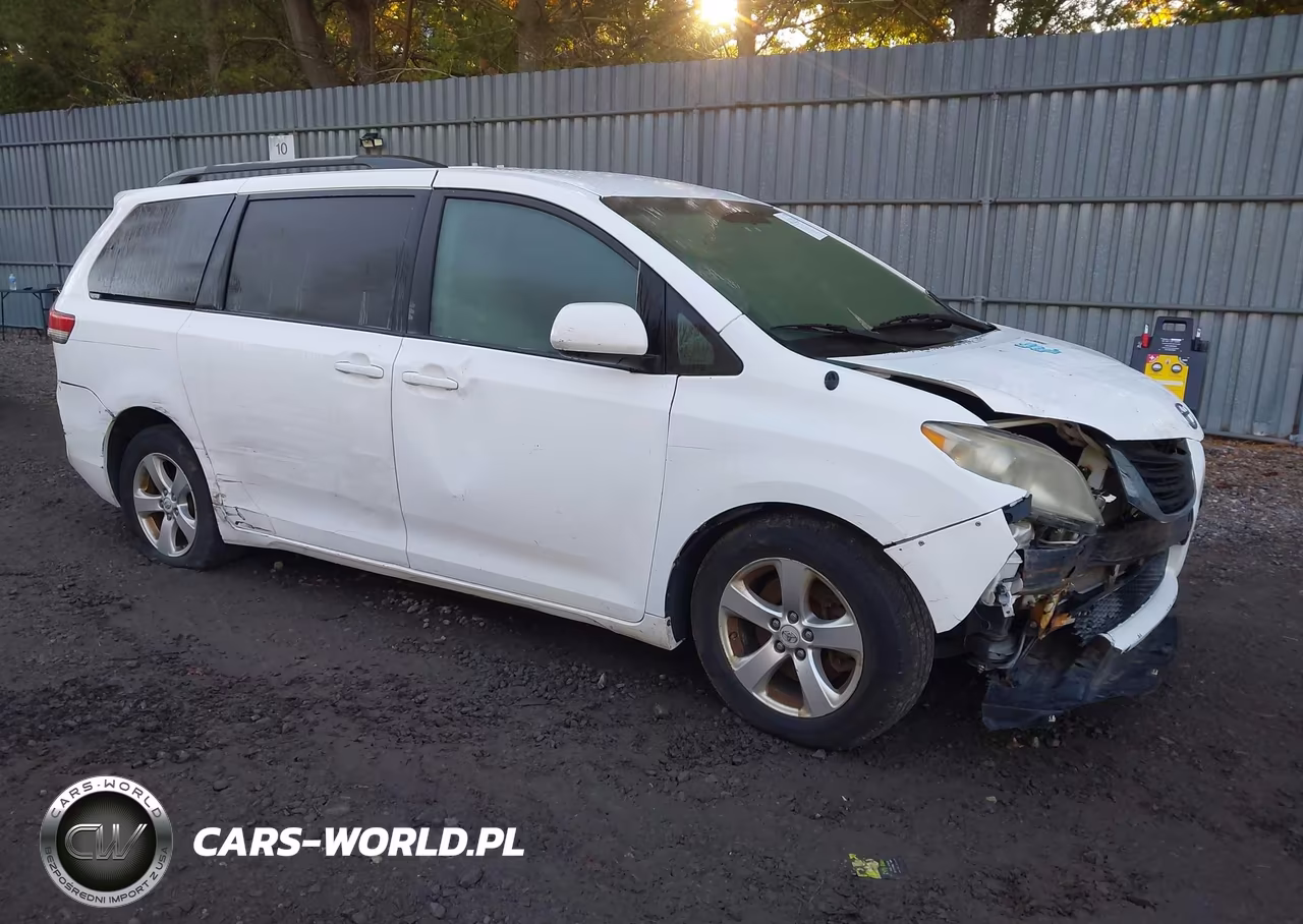2011 Toyota Sienna Le V6