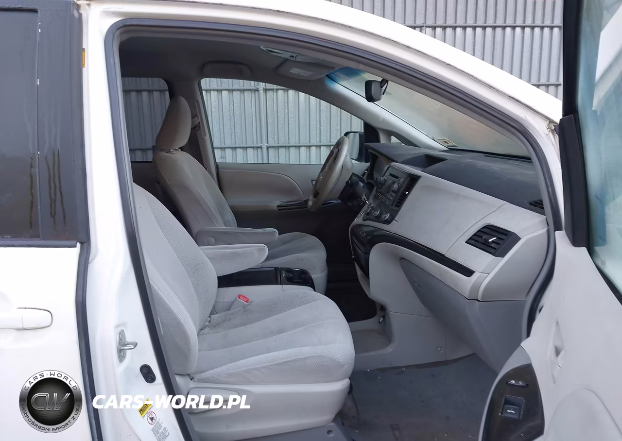 2011 Toyota Sienna Le V6 VIN:5TDKK3DC4BS133093 - 5