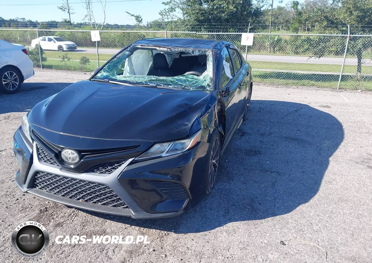 2018 Toyota Camry Se VIN:4T1B11HKXJU524327 - 2