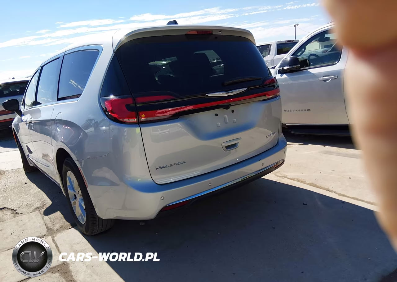2026 Chrysler Pacifica Limited VIN:2C4RC1GG8TR193063 - 3