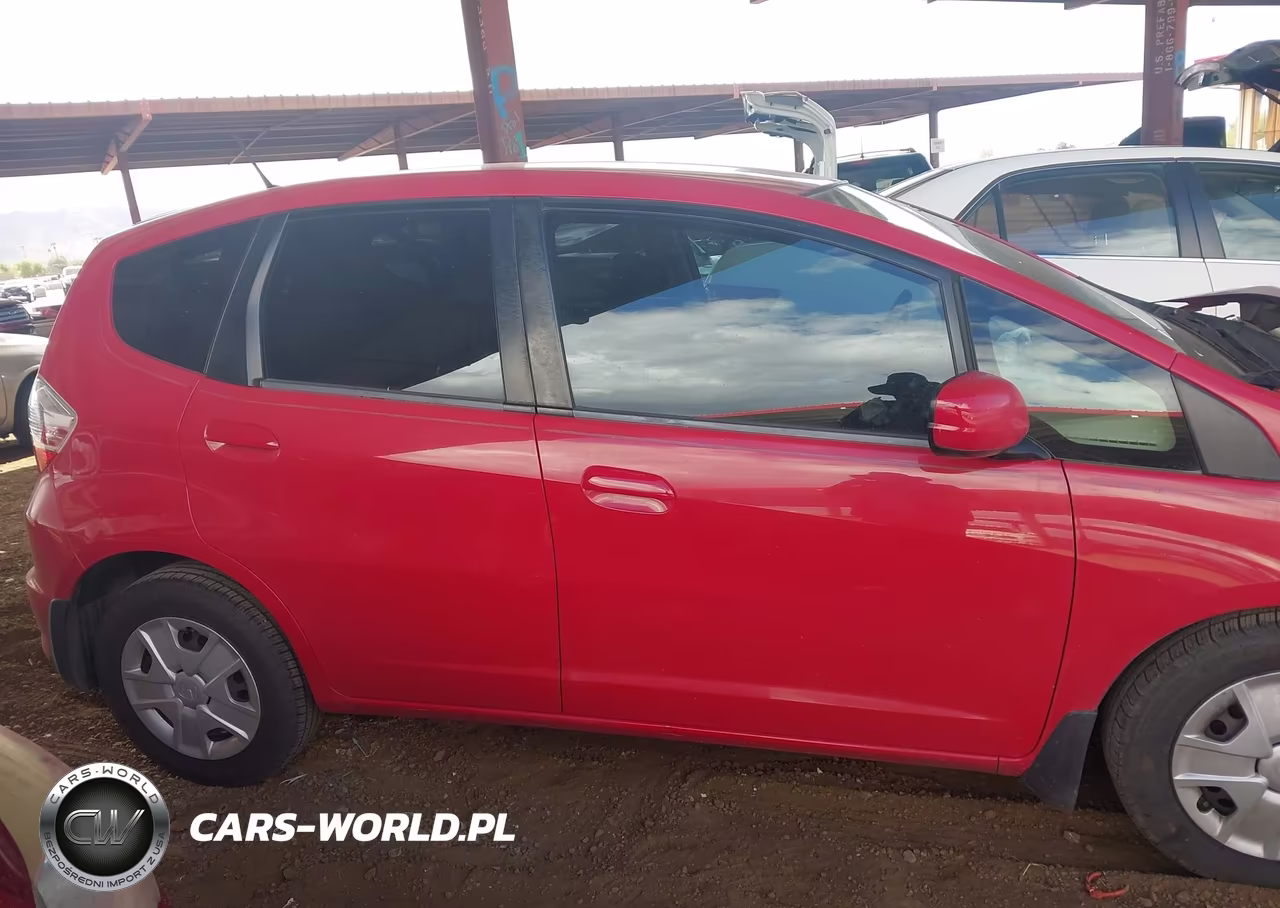 2013 Honda Fit VIN:JHMGE8H36DC026196 - 13