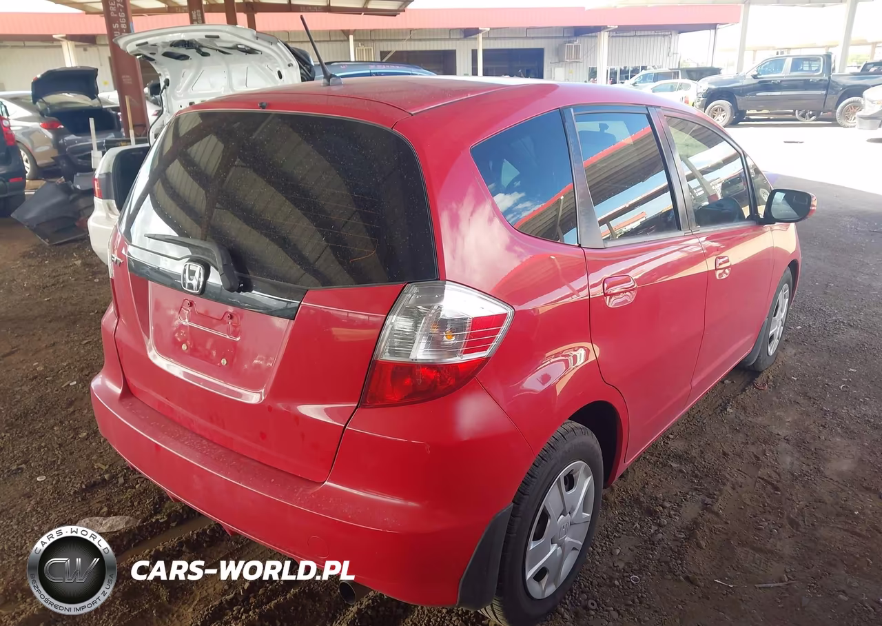 2013 Honda Fit VIN:JHMGE8H36DC026196 - 4