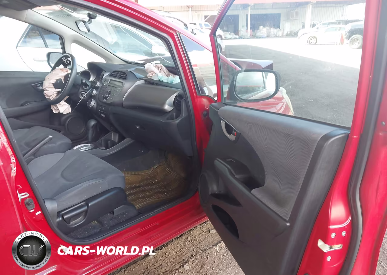 2013 Honda Fit VIN:JHMGE8H36DC026196 - 5