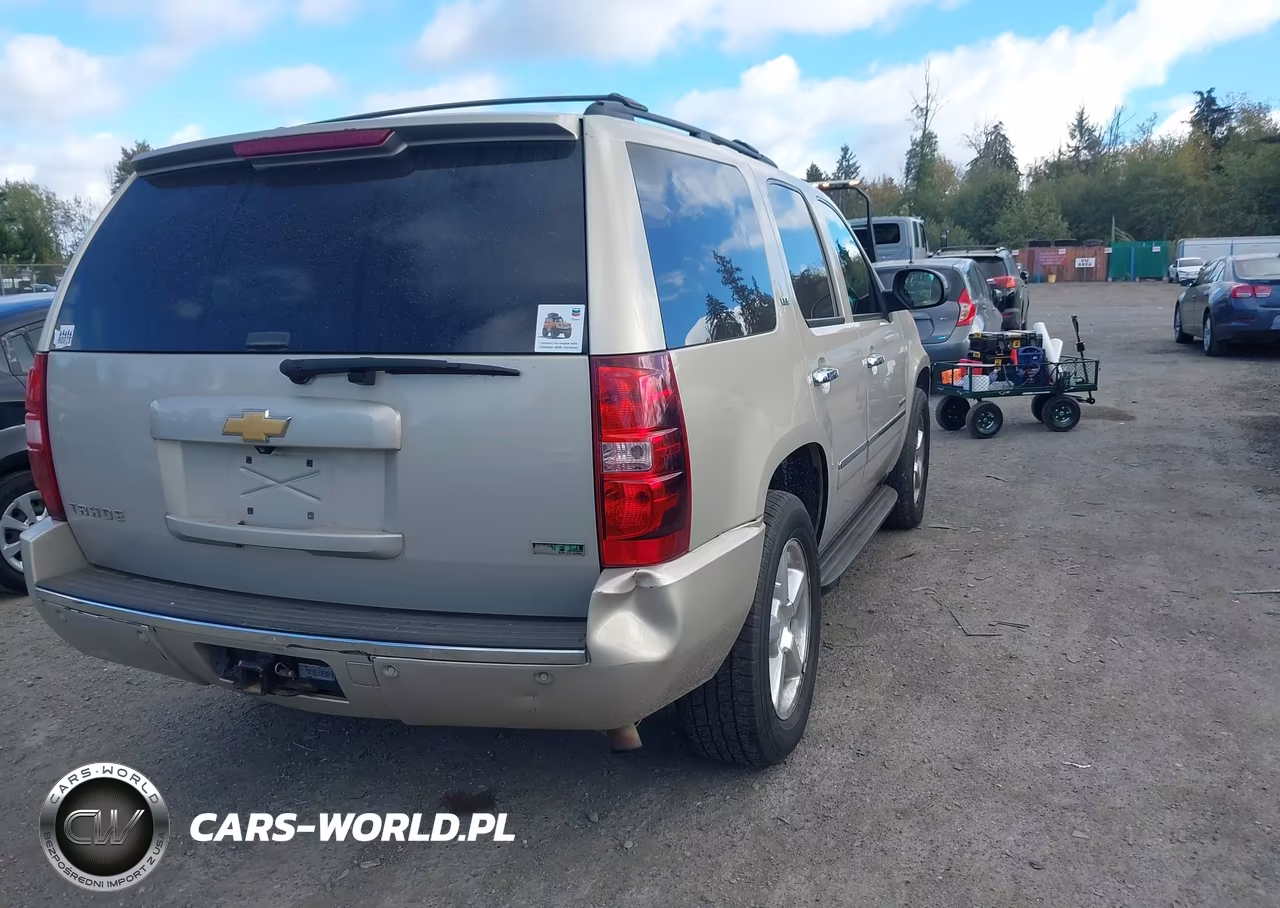 2010 Chevrolet Tahoe Ltz VIN:1GNUKCE01AR103289 - 4