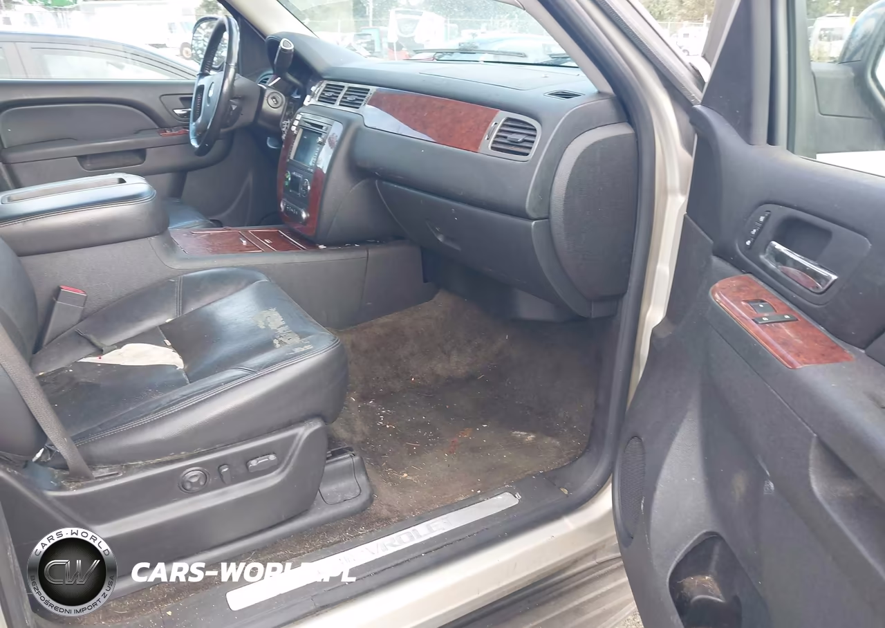 2010 Chevrolet Tahoe Ltz VIN:1GNUKCE01AR103289 - 5