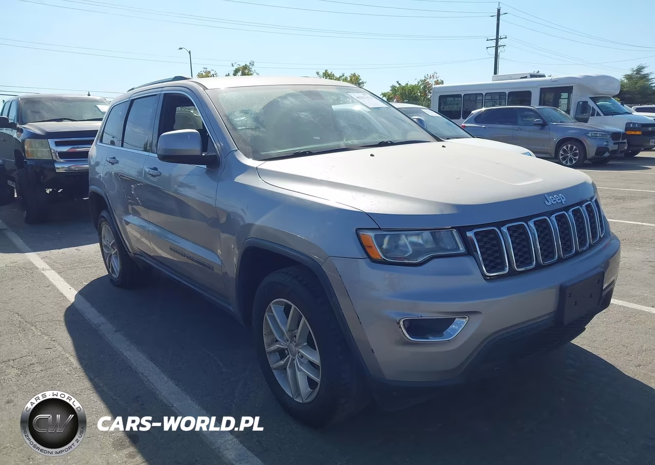 2018 Jeep Grand Cherokee Laredo E 4X4 VIN:1C4RJFAG1JC267361 - 1