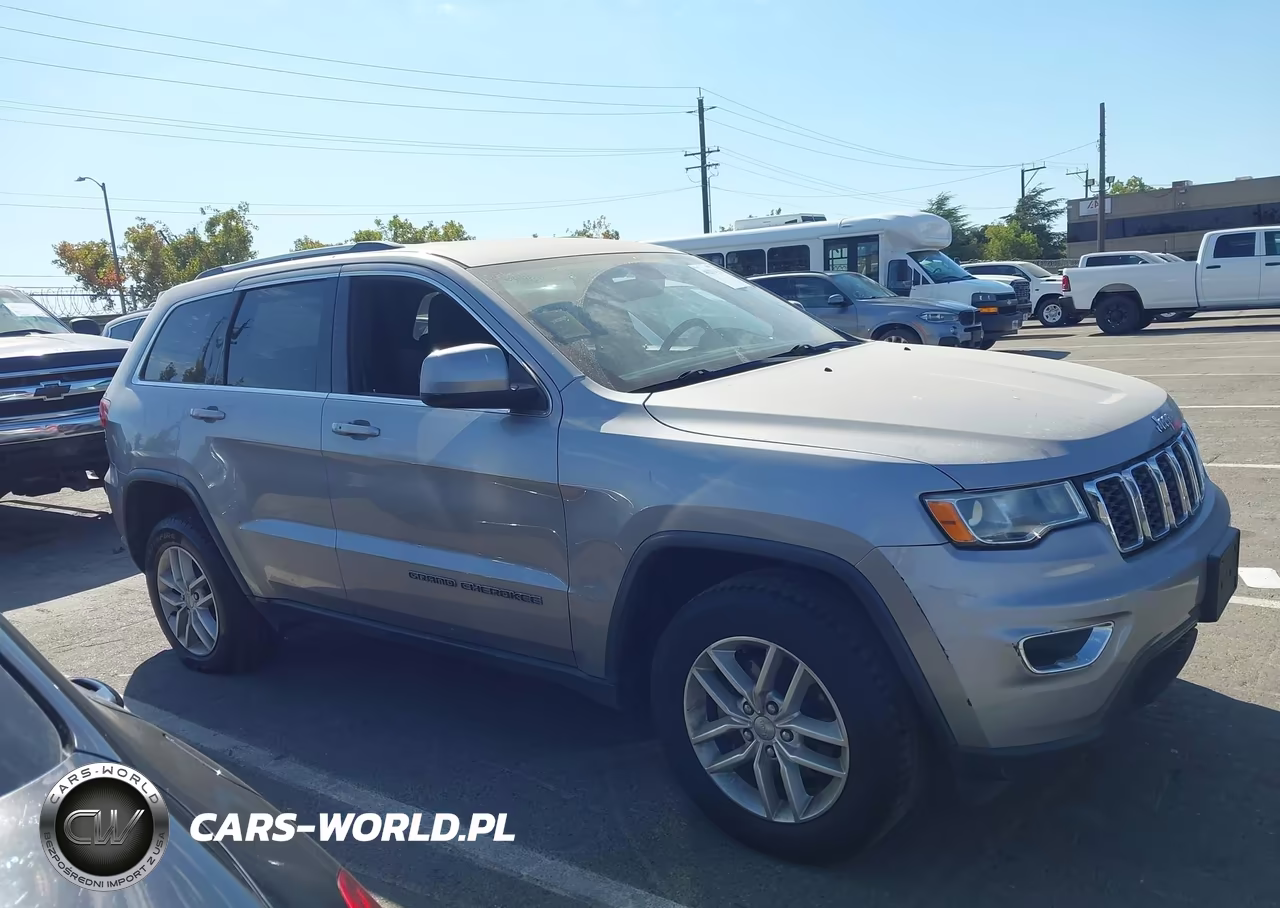 2018 Jeep Grand Cherokee Laredo E 4X4 VIN:1C4RJFAG1JC267361 - 13