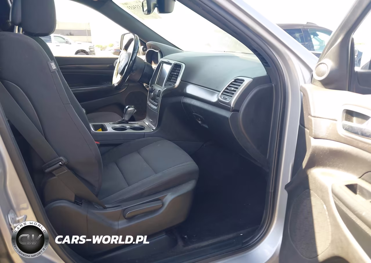 2018 Jeep Grand Cherokee Laredo E 4X4 VIN:1C4RJFAG1JC267361 - 5