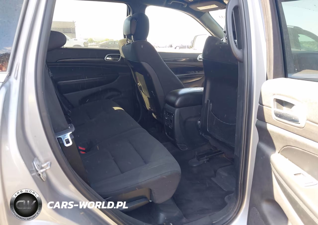 2018 Jeep Grand Cherokee Laredo E 4X4 VIN:1C4RJFAG1JC267361 - 8