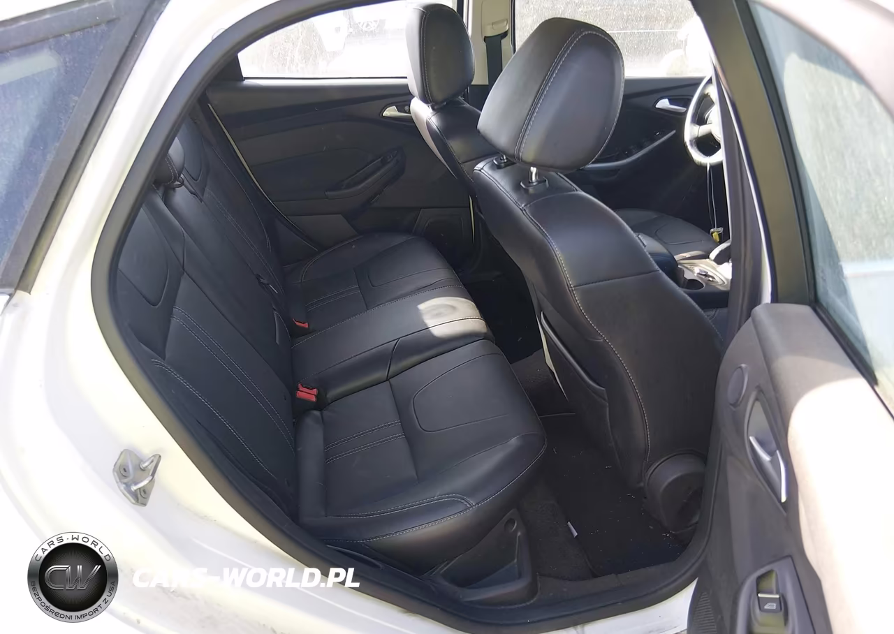 2014 Ford Focus Titanium VIN:1FADP3N28EL110878 - 8