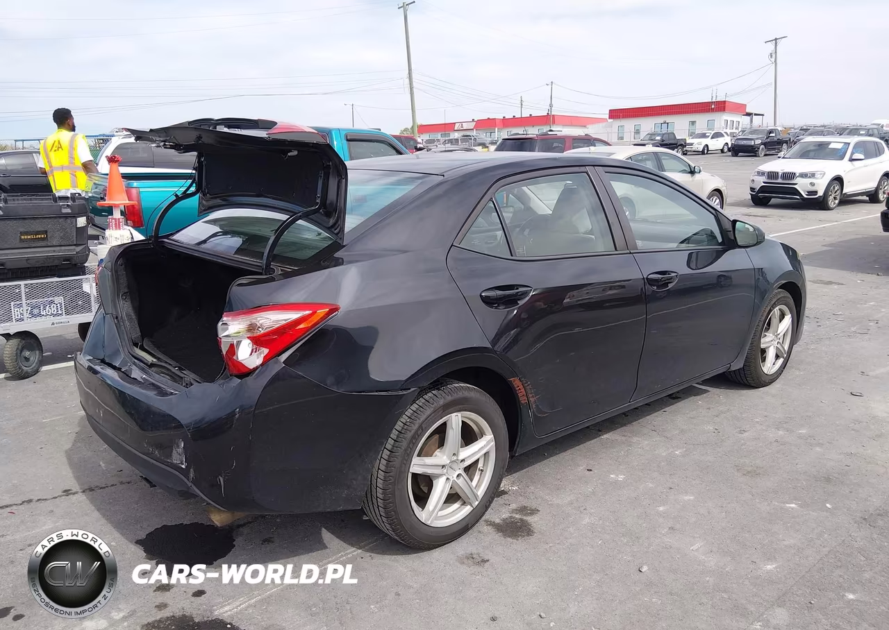2017 Toyota Corolla Le VIN:2T1BURHE9HC750001 - 4