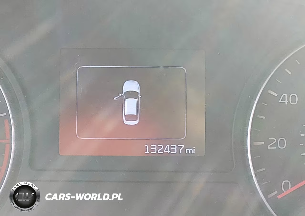 2018 Kia Optima S VIN:5XXGT4L37JG250337 - 15