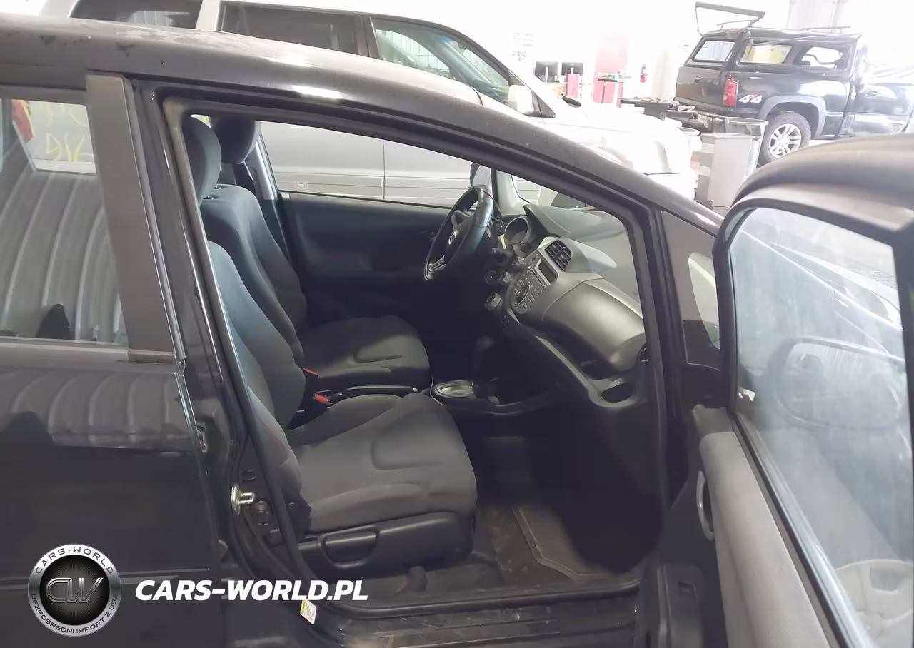 2012 Honda Fit VIN:JHMGE8H33CS008131 - 5