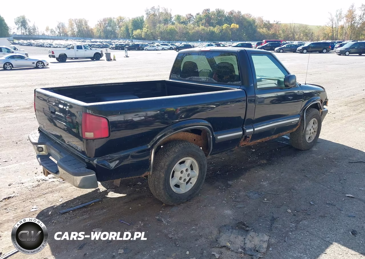 2000 Chevrolet S-10 Ls VIN:1GCDT14W8YK204526 - 4