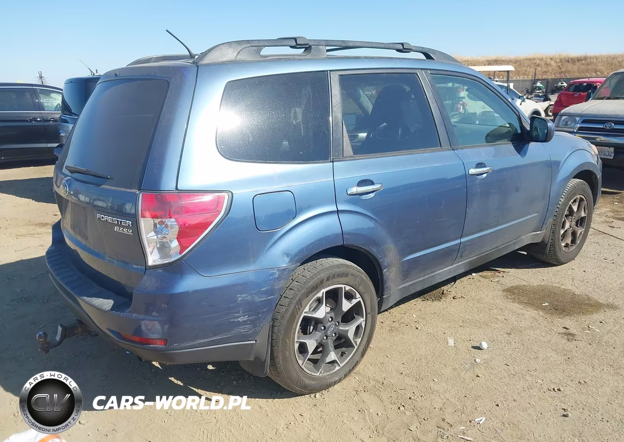 2012 Subaru Forester 2.5X Premium VIN:JF2SHADC4CH467005 - 4