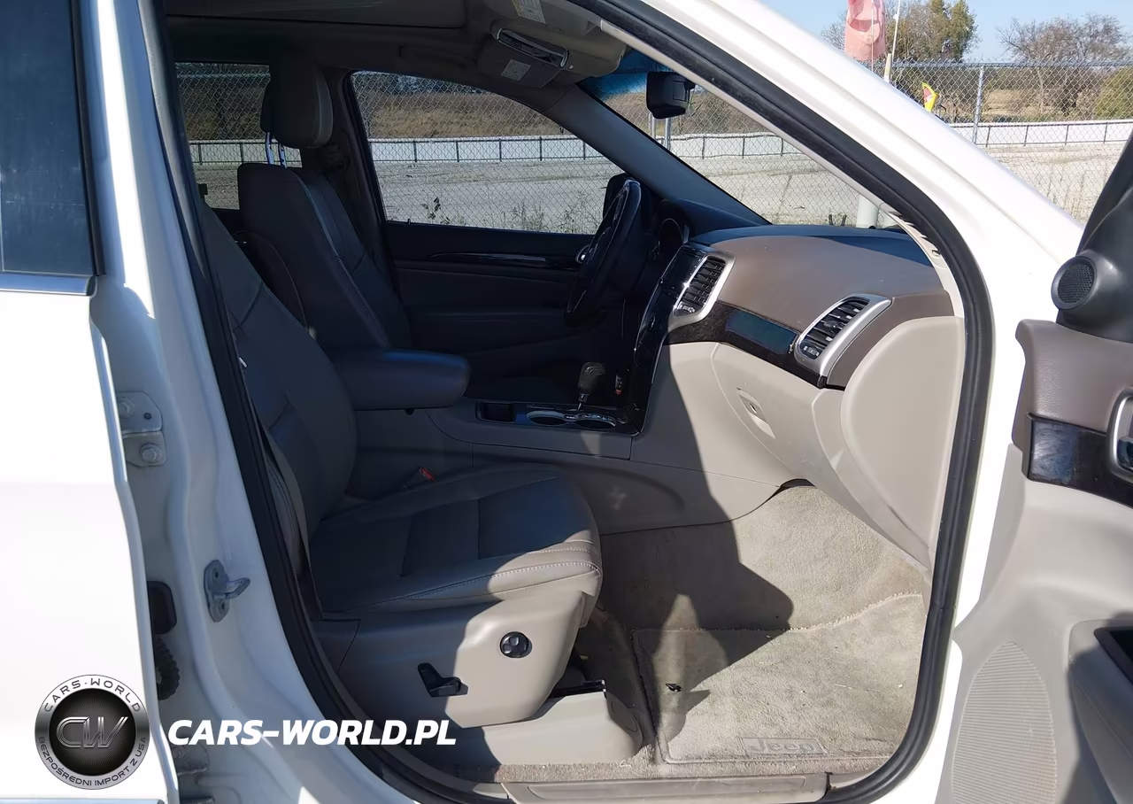 2012 Jeep Grand Cherokee Laredo VIN:1C4RJFAG7CC216644 - 5