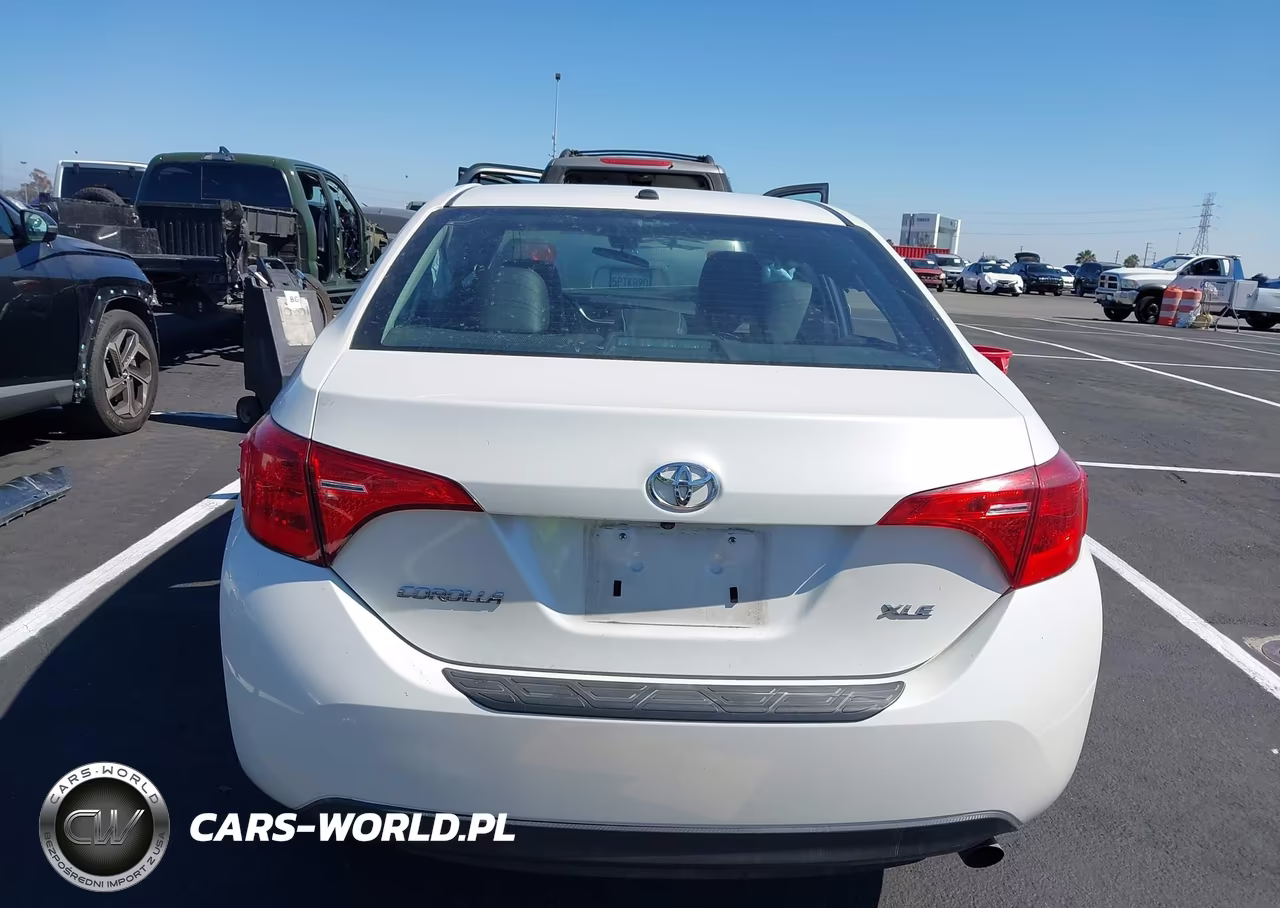 2017 Toyota Corolla Xle VIN:5YFBURHE9HP647399 - 17