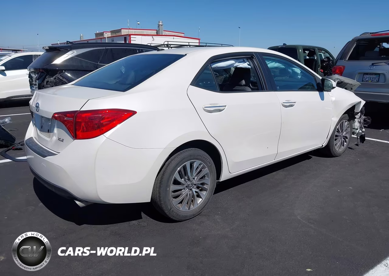 2017 Toyota Corolla Xle VIN:5YFBURHE9HP647399 - 4