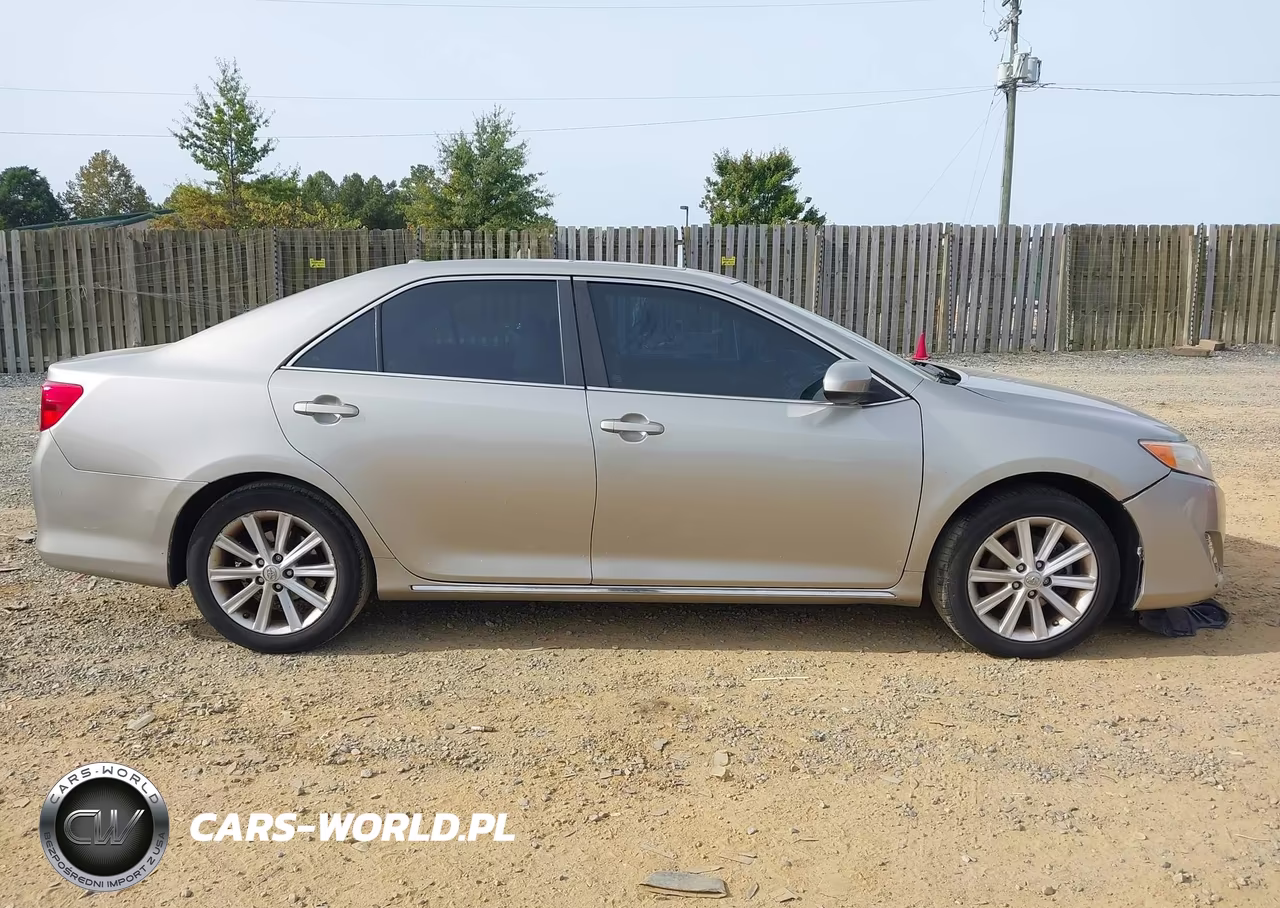 2014 Toyota Camry Xle VIN:4T4BF1FK6ER381201 - 14