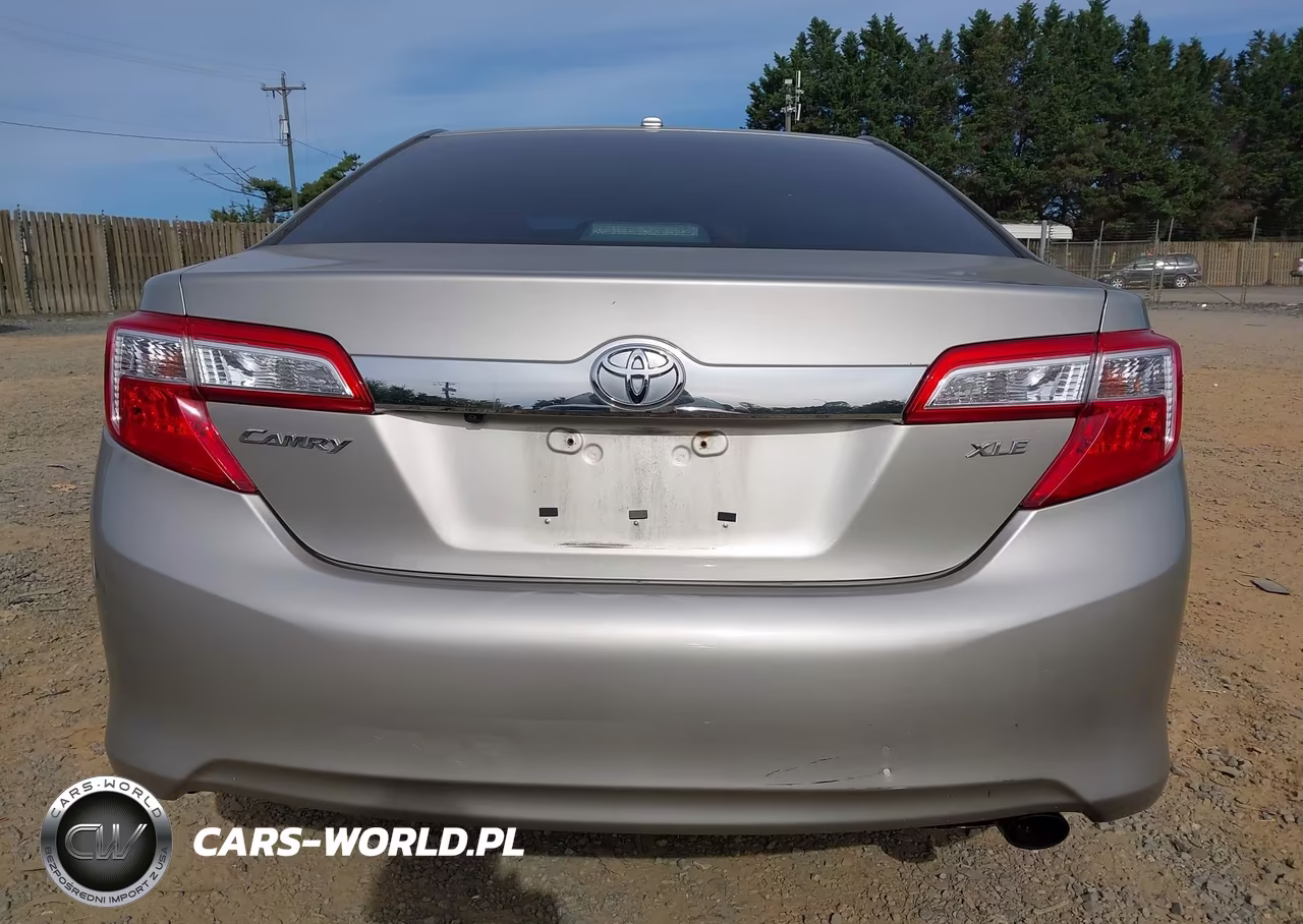 2014 Toyota Camry Xle VIN:4T4BF1FK6ER381201 - 17
