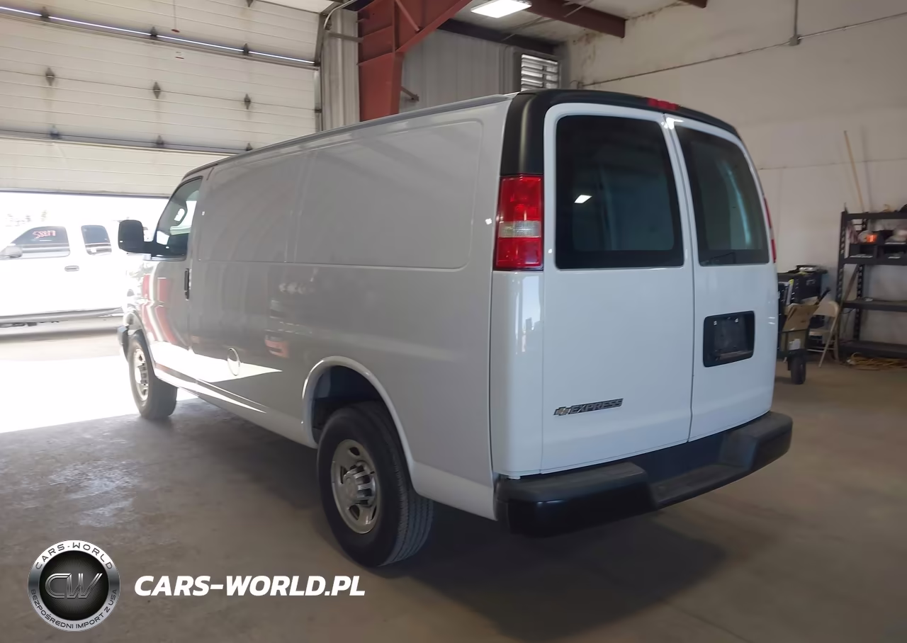 2018 Chevrolet Express 2500 Work Van VIN:1GCWGAFG2J1272948 - 3