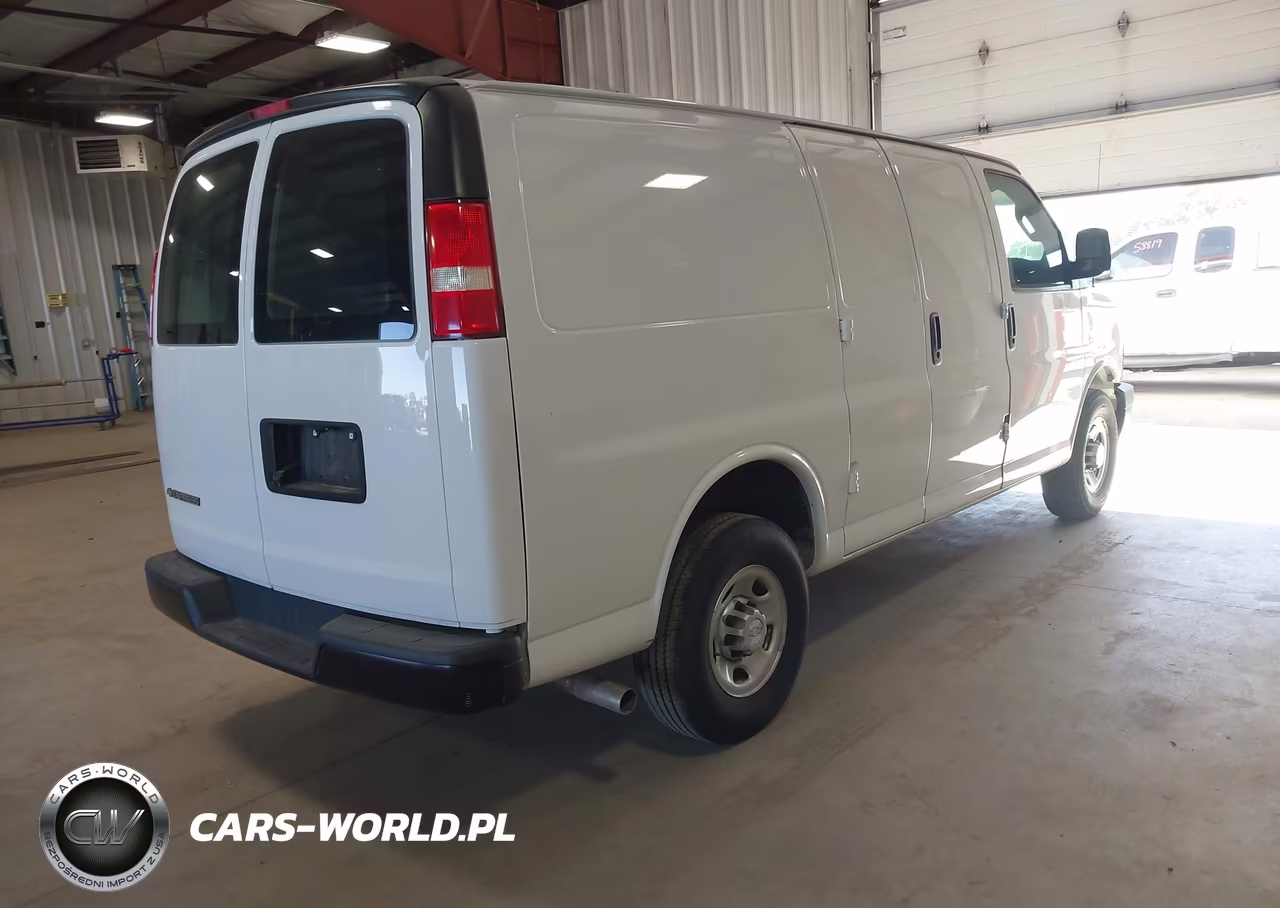 2018 Chevrolet Express 2500 Work Van VIN:1GCWGAFG2J1272948 - 4