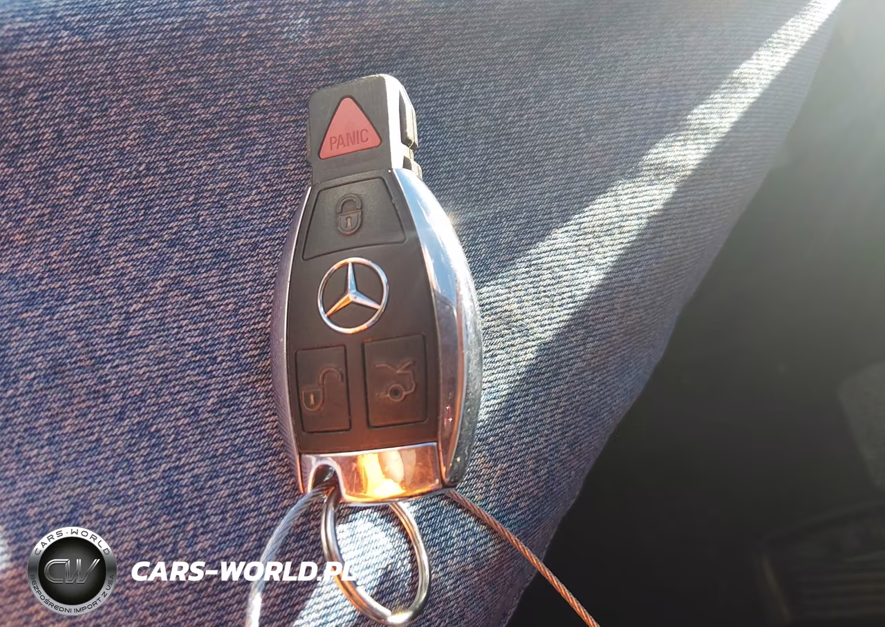 2010 Mercedes-Benz E 350 VIN:WDDKJ5GB0AF051433 - 11