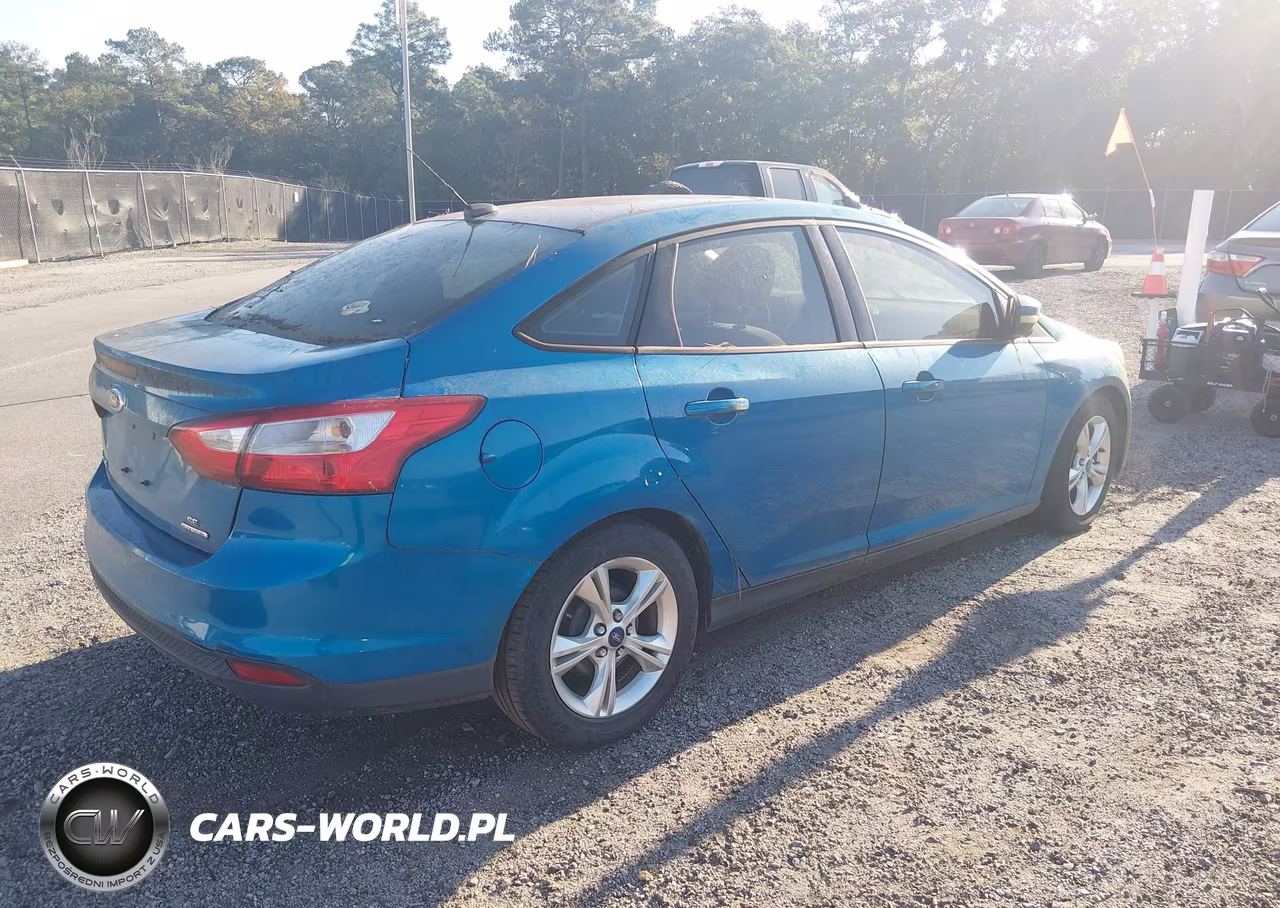 2014 Ford Focus Se VIN:1FADP3F28EL114881 - 4