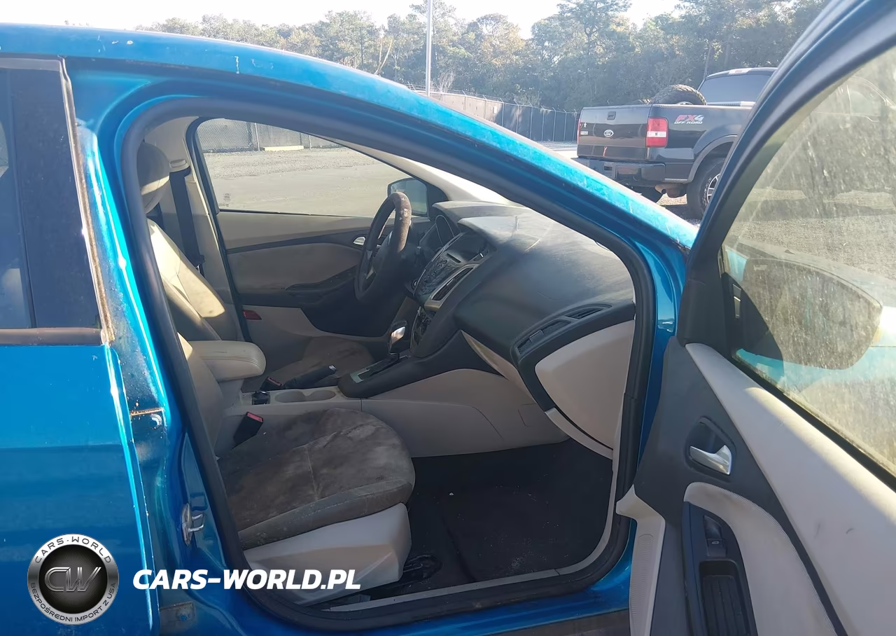 2014 Ford Focus Se VIN:1FADP3F28EL114881 - 5