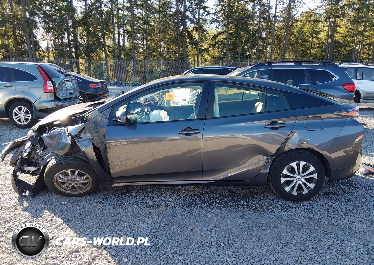2017 Toyota Prius Four VIN:JTDKARFU3H3536665 - 15