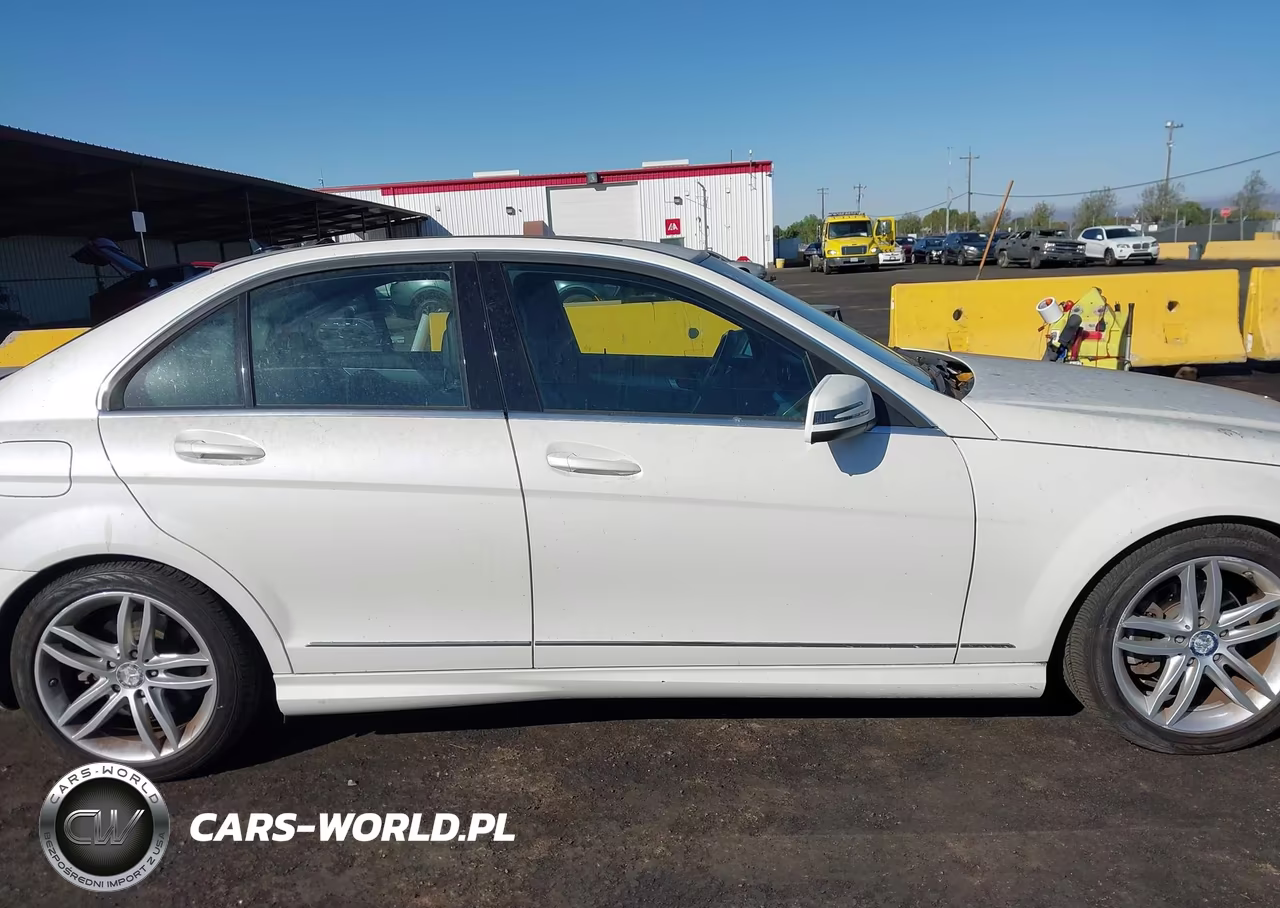 2013 Mercedes-Benz C 250 Sport VIN:WDDGF4HB5DA760845 - 13